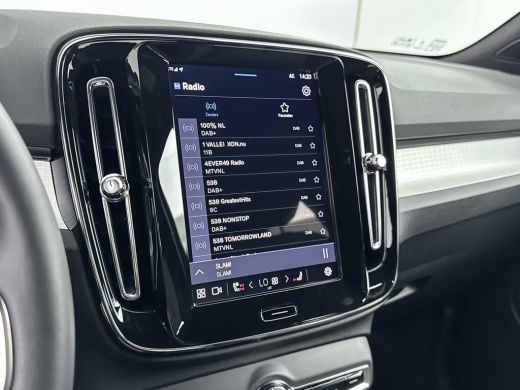 Volvo  XC40 B4 Plus Dark | 18" | Trekhaak | Elektr. verst. Stoelen | Harman Kardon | Adaptieve Cruise | BLIS ... ActivLease financial lease