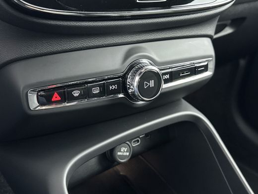 Volvo  XC40 B4 Plus Dark | 18" | Trekhaak | Elektr. verst. Stoelen | Harman Kardon | Adaptieve Cruise | BLIS ... ActivLease financial lease