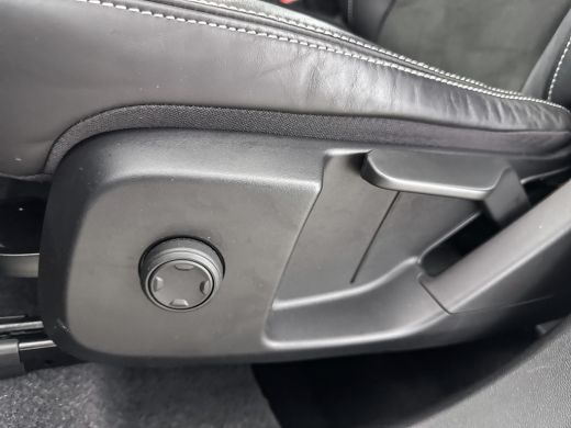 Volvo  XC40 T4 Recharge R-Design | 19" | Leder/Nubuck | Adaptieve Cruise | Stoel/Stuurverwarming | Keyless | ... ActivLease financial lease