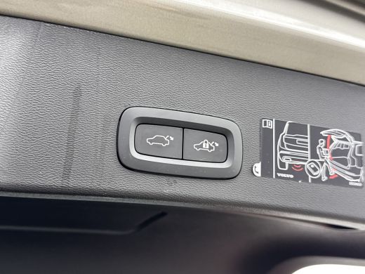 Volvo  XC40 T4 Recharge R-Design | 19" | Leder/Nubuck | Adaptieve Cruise | Stoel/Stuurverwarming | Keyless | ... ActivLease financial lease