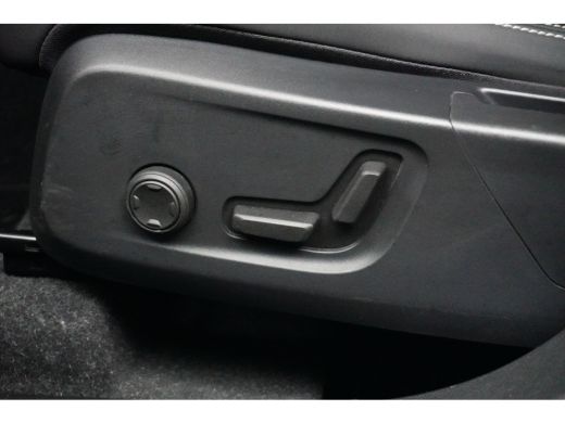 Volvo  XC40 Ultimate Dark T5 | Panorama dak | Harman Kardon HIFI | Trekhaak | 360 Camera ActivLease financial lease