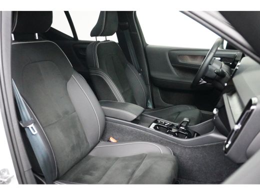 Volvo  XC40 Ultimate Dark T5 | Panorama dak | Harman Kardon HIFI | Trekhaak | 360 Camera ActivLease financial lease