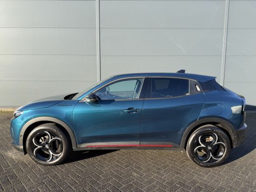 Alfa Romeo Junior 1.2 Turbo Hybrid Ibrida Sport Speciale (Stoelverwarming - Elektrische Klep - LED - 18"- Adaptieve... ActivLease financial lease