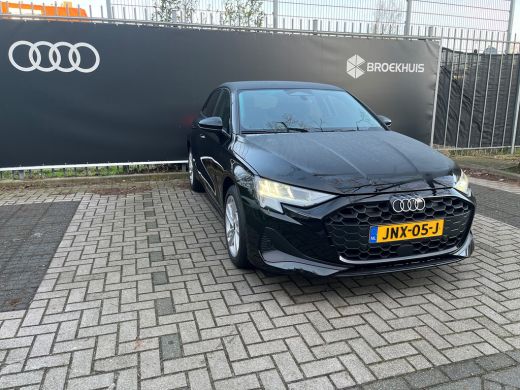 Audi A3 Sportback 30 TFSI Pro Line Carplay | Cruisecontrol | Parkeersensoren V & A | 17 inch ActivLease financial lease