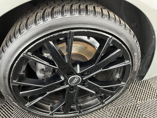 Audi A4 Limousine 35 TFSI S-Line Edition (INCL-BTW) Aut. *LEATHER-FABRIC | FULL-LED | DIGI-COCKPIT | DAB+... ActivLease financial lease