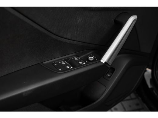 Audi Q2 35 TFSI Advanced edition 150PK | Achteruitrijcamera | Privacy glas | Sportstoelen | carplay | Amb... ActivLease financial lease