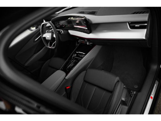 Audi Q3 S edition | Adaptive cruise control | Audi sound system | Cruise control ActivLease financial lease