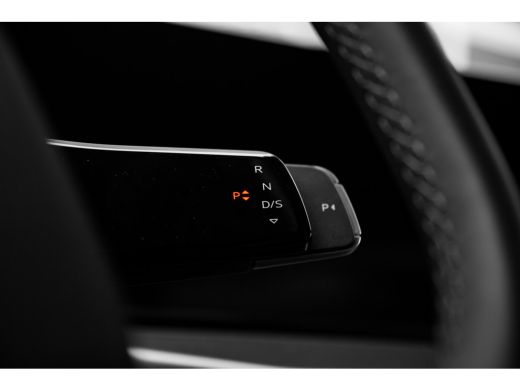 Audi Q3 S edition | Adaptive cruise control | Audi sound system | Cruise control ActivLease financial lease