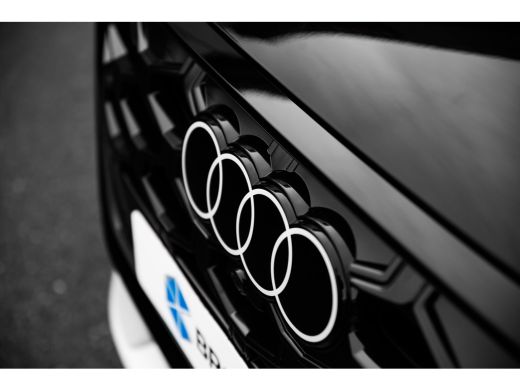 Audi Q3 S edition | Adaptive cruise control | Audi sound system | Cruise control ActivLease financial lease