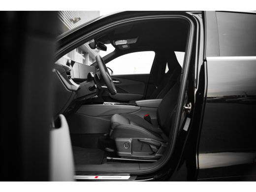 Audi Q3 S edition | Adaptive cruise control | Audi sound system | Cruise control ActivLease financial lease