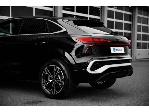 Audi Q3 S edition | Adaptive cruise control | Audi sound system | Cruise control ActivLease financial lease