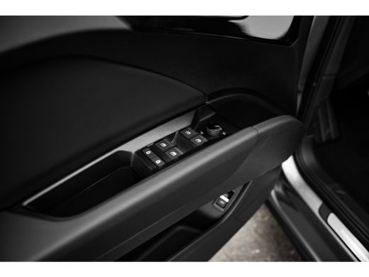 Audi Q4 e-tron S edition Competition | Achterklep, automatisch bedienbaar | Achteruitrijcamera | Adaptive cruise... ActivLease financial lease