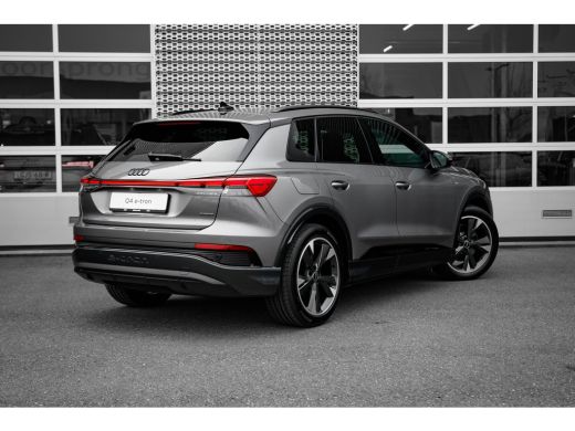 Audi Q4 e-tron S edition Competition | Achterklep, automatisch bedienbaar | Achteruitrijcamera | Adaptive cruise... ActivLease financial lease