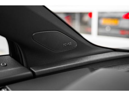 Audi Q4 e-tron S edition Competition | Achterklep, automatisch bedienbaar | Achteruitrijcamera | Adaptive cruise... ActivLease financial lease