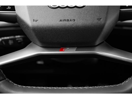 Audi Q4 e-tron S edition Competition | Achterklep, automatisch bedienbaar | Achteruitrijcamera | Adaptive cruise... ActivLease financial lease