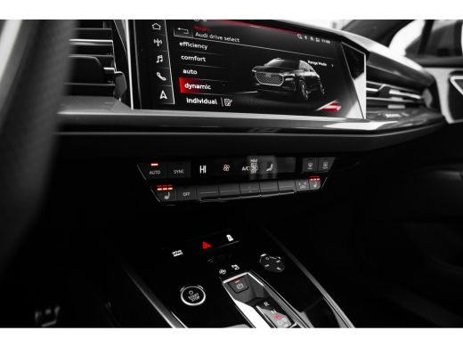 Audi Q4 e-tron S edition Competition | Achterklep, automatisch bedienbaar | Achteruitrijcamera | Adaptive cruise... ActivLease financial lease