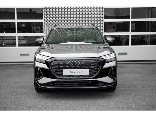 Audi Q4 e-tron S edition Competition | Achterklep, automatisch bedienbaar | Achteruitrijcamera | Adaptive cruise... ActivLease financial lease