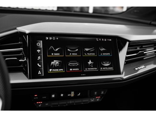 Audi Q4 e-tron S edition Competition | Achterklep, automatisch bedienbaar | Achteruitrijcamera | Adaptive cruise... ActivLease financial lease