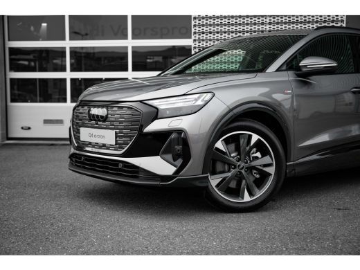 Audi Q4 e-tron S edition Competition | Achterklep, automatisch bedienbaar | Achteruitrijcamera | Adaptive cruise... ActivLease financial lease