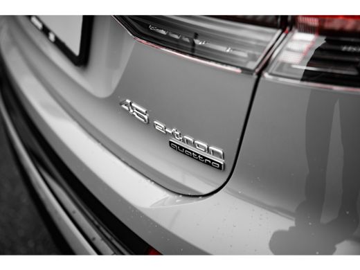Audi Q4 e-tron S edition Competition | Achterklep, automatisch bedienbaar | Achteruitrijcamera | Adaptive cruise... ActivLease financial lease