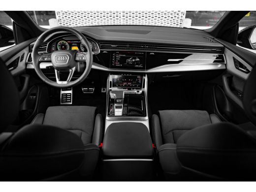 Audi Q8 55 TFSI e quattro Pro Line S | 23" | Matrix | Tour | Remote park | Luchtvering sport | ActivLease financial lease