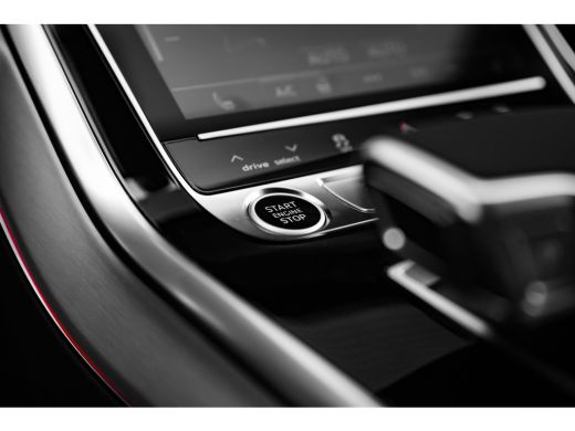 Audi Q8 55 TFSI e quattro Pro Line S | 23" | Matrix | Tour | Remote park | Luchtvering sport | ActivLease financial lease