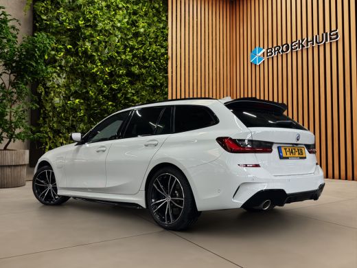 BMW 3 Serie Touring 330e xDrive | Achteruitrijcamera | Apple Carplay/Android Auto|telefoonintegratie premium ... ActivLease financial lease