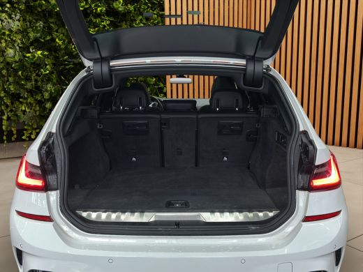 BMW 3 Serie Touring 330e xDrive | Achteruitrijcamera | Apple Carplay/Android Auto|telefoonintegratie premium ... ActivLease financial lease