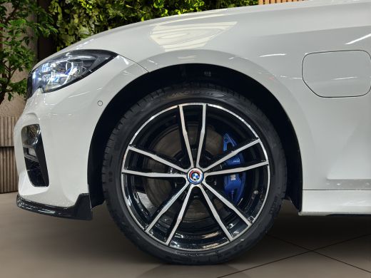 BMW 3 Serie Touring 330e xDrive | Achteruitrijcamera | Apple Carplay/Android Auto|telefoonintegratie premium ... ActivLease financial lease