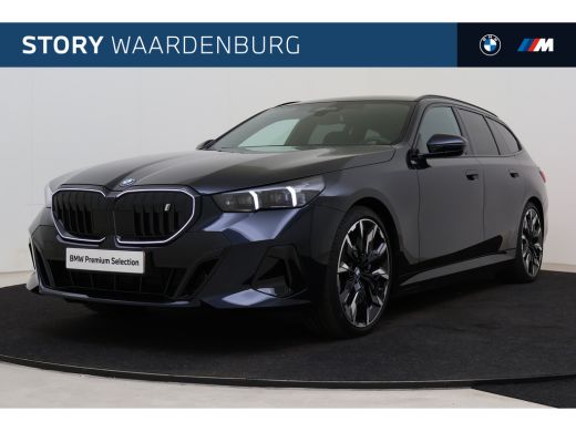 BMW i5 eDrive40 M Sport / Panoramadak / Trekhaak / Stoelventilatie / Bowers & Wilkins / M Sportonderstel...