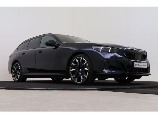 BMW i5 eDrive40 M Sport / Panoramadak / Trekhaak / Stoelventilatie / Bowers & Wilkins / M Sportonderstel... ActivLease financial lease