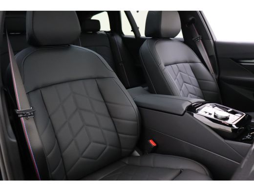 BMW i5 eDrive40 M Sport / Panoramadak / Trekhaak / Stoelventilatie / Bowers & Wilkins / M Sportonderstel... ActivLease financial lease