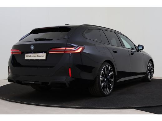 BMW i5 eDrive40 M Sport / Panoramadak / Trekhaak / Stoelventilatie / Bowers & Wilkins / M Sportonderstel... ActivLease financial lease