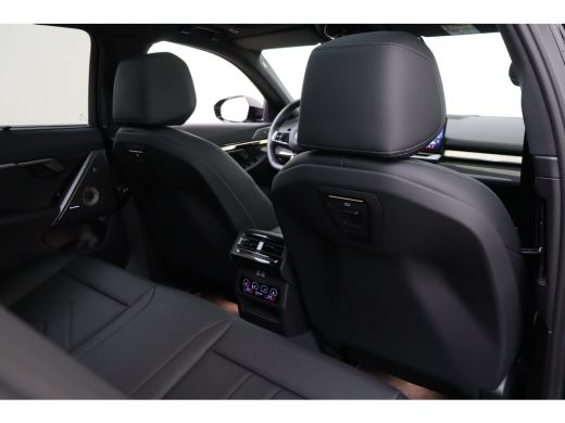 BMW i5 eDrive40 M Sport / Panoramadak / Trekhaak / Stoelventilatie / Bowers & Wilkins / M Sportonderstel... ActivLease financial lease