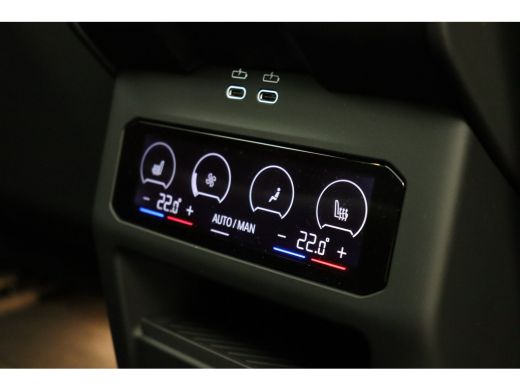 BMW i5 eDrive40 M Sport / Panoramadak / Trekhaak / Stoelventilatie / Bowers & Wilkins / M Sportonderstel... ActivLease financial lease