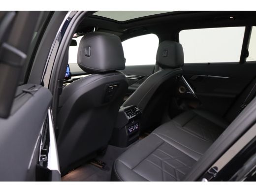 BMW i5 eDrive40 M Sport / Panoramadak / Trekhaak / Stoelventilatie / Bowers & Wilkins / M Sportonderstel... ActivLease financial lease