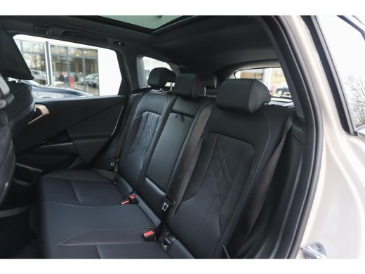 BMW X3 30e xDrive Automaat / Panoramadak / Trekhaak / Sportstoelen / Achteruitrijcamera / Comfort Access... ActivLease financial lease