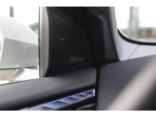 BMW X3 30e xDrive Automaat / Panoramadak / Trekhaak / Sportstoelen / Achteruitrijcamera / Comfort Access... ActivLease financial lease