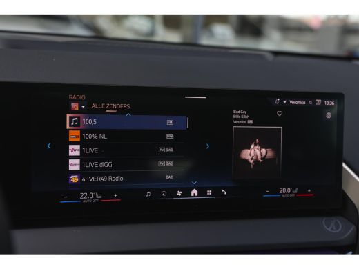 BMW X3 30e xDrive Automaat / Panoramadak / Trekhaak / Sportstoelen / Achteruitrijcamera / Comfort Access... ActivLease financial lease