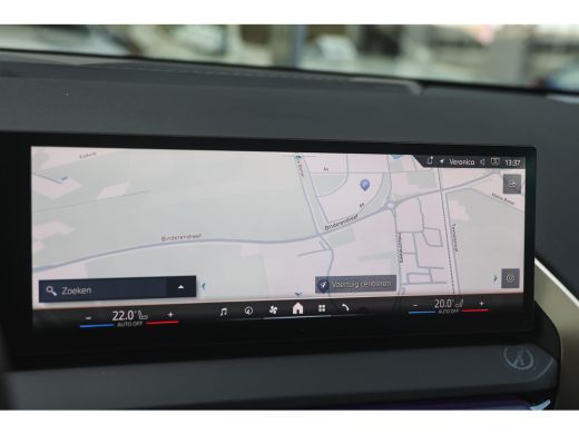 BMW X3 30e xDrive Automaat / Panoramadak / Trekhaak / Sportstoelen / Achteruitrijcamera / Comfort Access... ActivLease financial lease