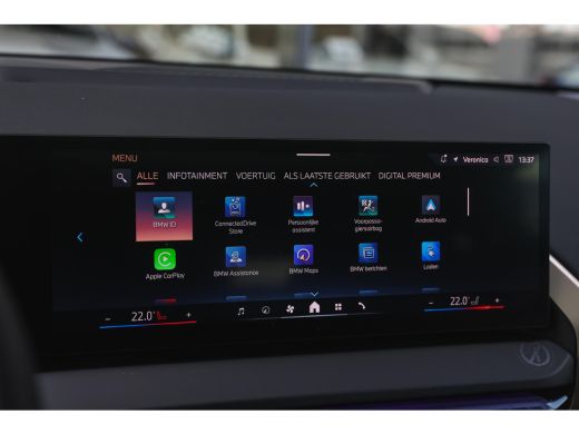 BMW X3 30e xDrive Automaat / Panoramadak / Trekhaak / Sportstoelen / Achteruitrijcamera / Comfort Access... ActivLease financial lease