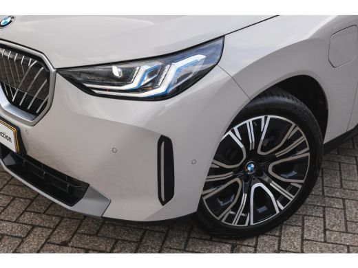 BMW X3 30e xDrive Automaat / Panoramadak / Trekhaak / Sportstoelen / Achteruitrijcamera / Comfort Access... ActivLease financial lease