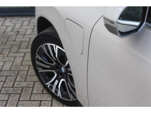 BMW X3 30e xDrive Automaat / Panoramadak / Trekhaak / Sportstoelen / Achteruitrijcamera / Comfort Access... ActivLease financial lease