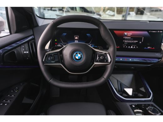 BMW X3 30e xDrive Automaat / Panoramadak / Trekhaak / Sportstoelen / Achteruitrijcamera / Comfort Access... ActivLease financial lease