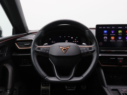 CUPRA Leon Sportstourer 1.4 e-Hybrid VZ Performance 245PK DSG SOH 97%, Achteruitrijcamera, Adaptieve Cruise Control, Keyl... ActivLease financial lease