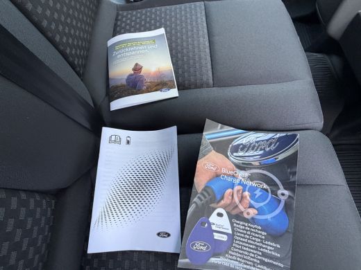 Ford E-Transit 350 L2H2 270PK Trend 68 kWh 317 KM WLTP CarPlay/cruisecontrol/stoelverwarming ActivLease financial lease