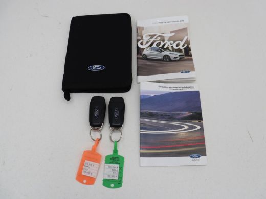 Ford Fiesta 1.0 EcoBoost Titanium | 33.700km NAP | Carplay | Climate control | Parkeerhulp | Cruise control |... ActivLease financial lease