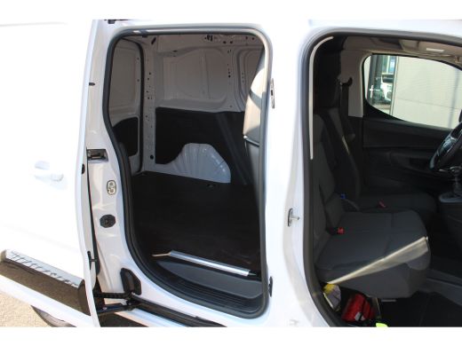 Opel Combo 1.5 BlueHDi 100 S&S L1 | Navigatie | 3-Zits | Airconditioning | Apple carplay | Keyless start | M... ActivLease financial lease