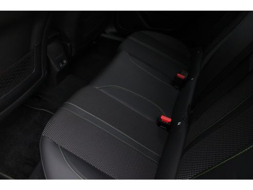 Peugeot 2008 1.2 Hybrid 136 GT | Automaat | Navigatie | Camera | Mild Hybrid | Adaptieve cruise control | Nieu... ActivLease financial lease