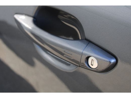 Peugeot 2008 1.2 PureTech Blue Lease Allure | Navigatie | Camera | Apple carplay | 3D Instrumentenpaneel | 41... ActivLease financial lease